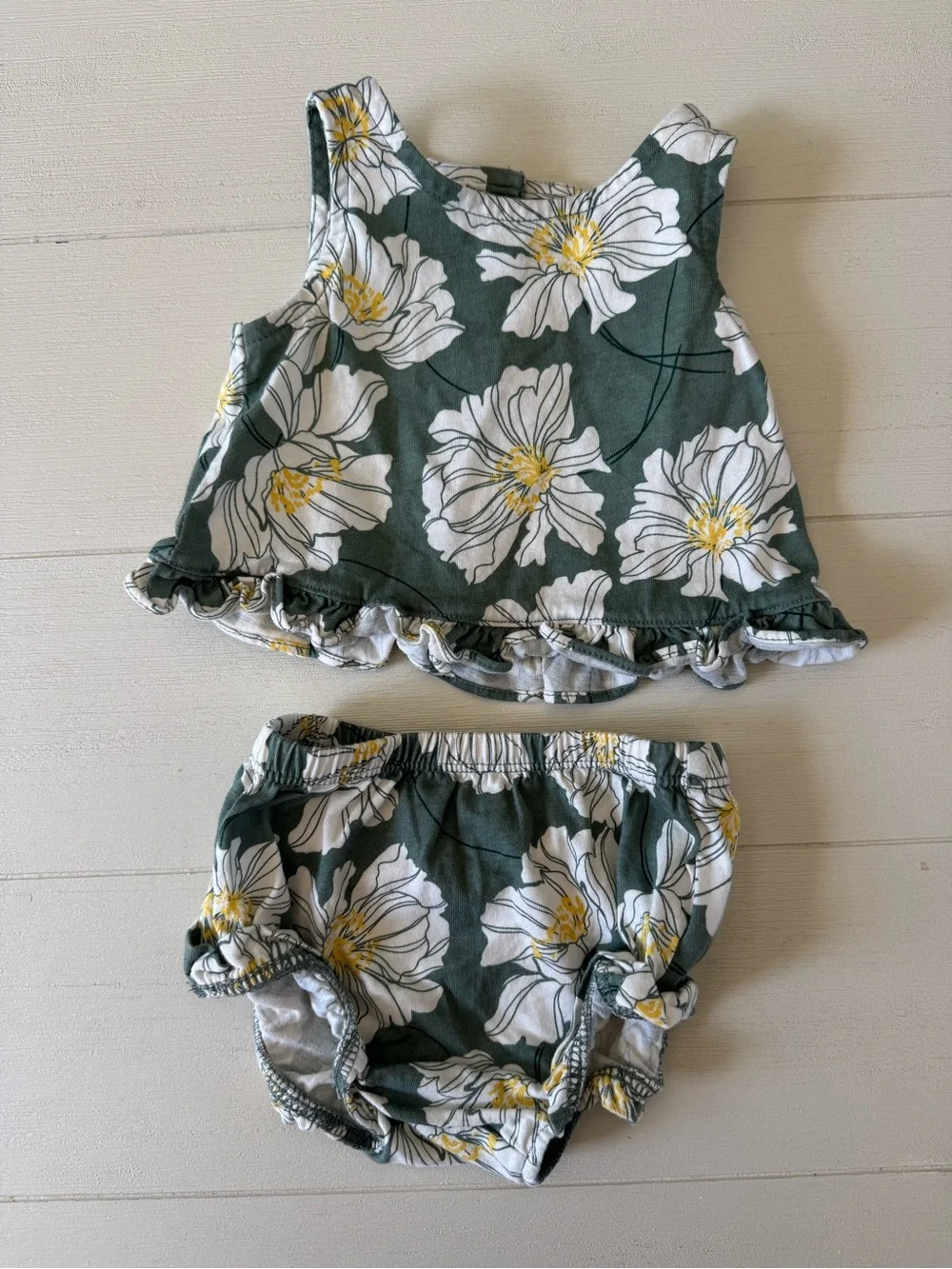 Baby Gap 3–6M Floral Ruffle Tank & Bloomers Set Olive Green